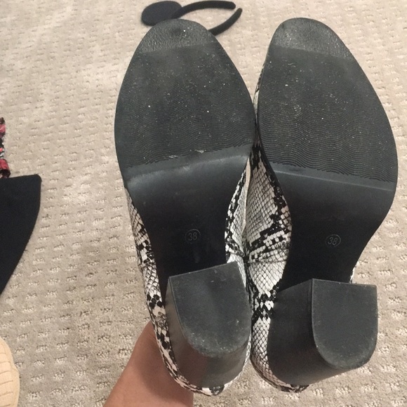 NWOT Snakeskin print vegan leather booties - Picture 7 of 11